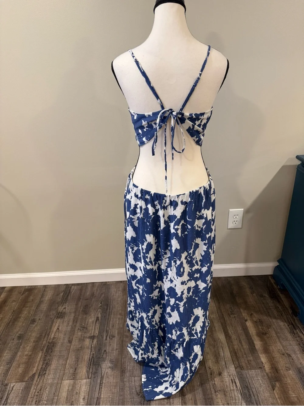 Abercrombie & Fitch Blue and White Floral-Print Maxi Dress